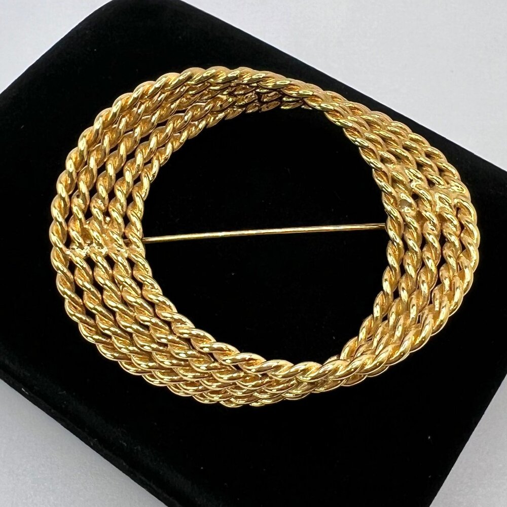 Monet Twisted Rope Elliptical Circle Brooch (Susan Caplan Rediscovered)